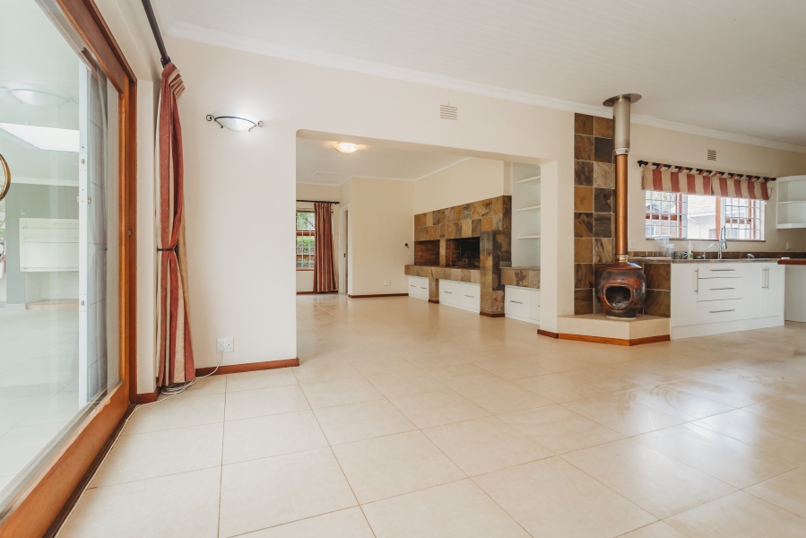 4 Bedroom Property for Sale in Heatherlands Western Cape